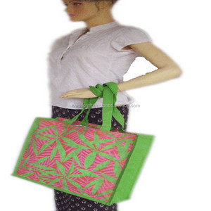 Sac fourre-tout de plage et de shopping en toile de jute grande taille avec motif floral personnalisé, poignées en coton doux, poche intérieure et grande capacité - Product Image 1