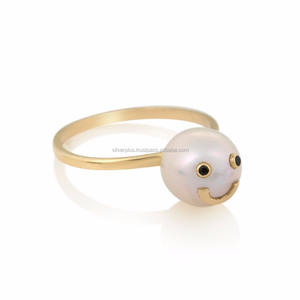 Bague tête de mort en or jaune 14 carats, perle, fabricant de gros - Product Image 2