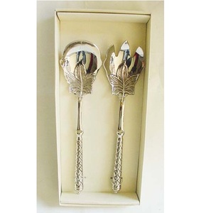 Ensemble de 2 serveurs de salades, ensemble en laiton et argent - Product Image 1