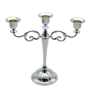 Candelabro Alto de Latón de Tres Brazos, Diseño Fantástico, Color Dorado, Forma Personalizada, al Precio Más Bajo - Product Image 2