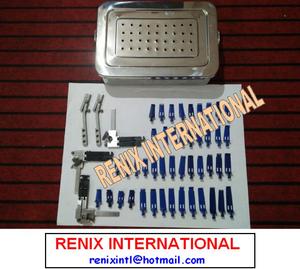 Renix International <span class=keywords><strong>SET</strong></span> retraktor serviks canggih sabuk hitam baja tahan karat dengan <span class=keywords><strong>Set</strong></span> instrumen Manual pisau biru - Product Image 6
