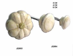 Perilla de armario con acabado de pulido Natural, con incrustaciones de hueso acabadas, también disponible en tiradores de acabado antiguo para cajones, hogar y oficina - Product Image 3