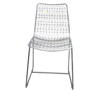 Chaise de restaurant en fil de métal au design moderne pour la maison ou les loisirs - Product Image 1