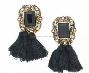 Pendientes con borlas negras antiguas de latón, estilo bohemio de último diseño para amantes de la moda/mujeres - Product Image 6