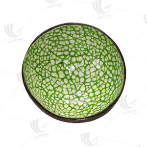 Cuenco de cáscara de coco lacado de textura única, hecho en Vietnam, cuencos de coco hechos a mano, precio barato al por mayor - Product Image 3
