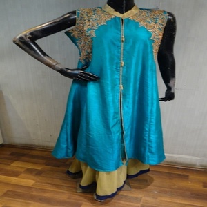 Nuevo diseño hecho a mano bordado KURTI de la INDIA - Product Image 1