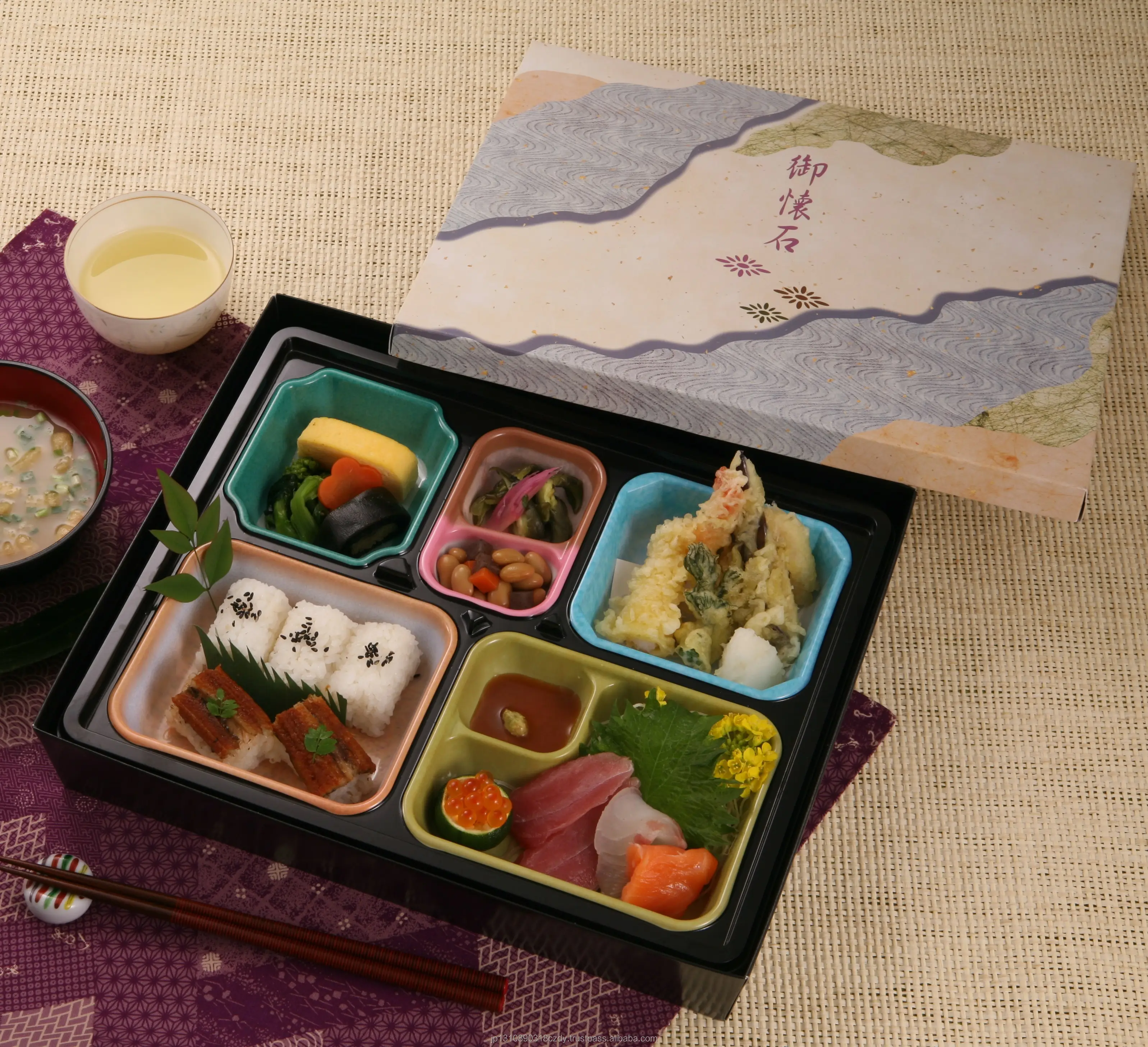 음식 급료 종이 일본 도시락 도시락 주문 가정 납품 처분할 수 있는 점심 포장 상자 한 시간 새로운 디자인 콘테이너