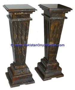 Pedestales de mármol negro y dorado tallados a mano Pantalla de columna única Pilares romanos sólidos - Product Image 1