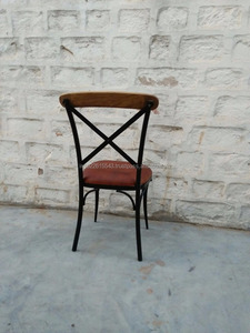 Silla Industrial de madera con Mango y hierro, asiento de cuero, Vintage, rústica, para restaurante - Product Image 3