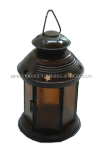 Lanterne en métal artisanale en laiton finitions antiques petite lanterne à bougie suspendue mini lanterne pour la décoration de jardin - Product Image 4