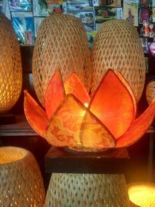 Lanterne en soie et bambou vietnamienne avec motif floral peint à vendre - Lanterne de Hoi An par WS Contacter Mme Sandy 0084587176063 - Product Image 3