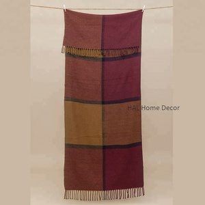 Couverture d'hiver tricotée à la main, plaid épais et doux, vente en gros, nouvelle collection - Product Image 3