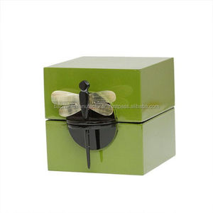 Boîte en laque carrée du Vietnam, haute qualité, avec clé libellule - Product Image 3