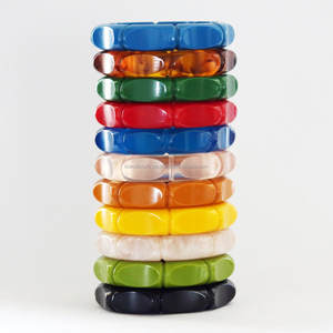 Bijoux en bambou sculpté pour femmes, accessoire vintage en bakélite - Product Image 4