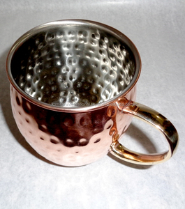 Taza de cóctel de mula de Moscú de Metal de acero inoxidable de 16 oz, diseño de barril martillado Chapado en cobre, taza segura para alimentos - Product Image 4