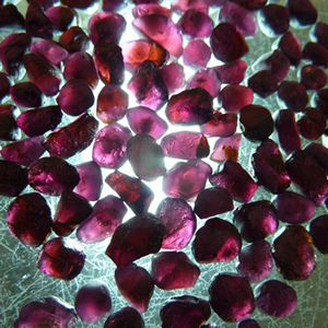 
 
 
 Venta al por Mayor de Piedras Preciosas Sueltas de Granate Rodolita Púrpura Natural de 8-10 mm |   Peso Personalizable |   Certificado por Terceros |   Para Je - Product Image 1