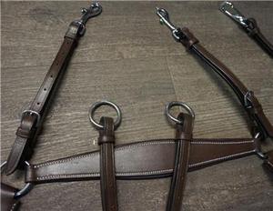 Inserts élastiques en cuir pliable noir à 5 points Plastron de concours de cheval en couleur havane pour les événements de course - Product Image 2