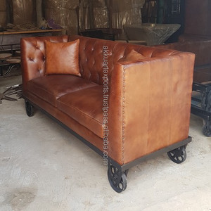 Sofá Seccional de cuero genuino de dos asientos vintage con ruedas, juego de muebles de sala de estar antiguos - Product Image 5