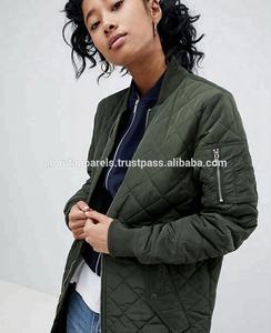 Veste matelassée matelassée Longline élégante pour femmes de grande taille avec décorations de poche brodées à rayures Services OEM - Product Image 3