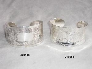 สร้อยข้อมือทองเหลืองชุบเงินพร้อมรูปแบบสร้อยข้อมือโลหะผู้หญิงทองเหลืองแฟชั่นเครื่องประดับสร้อยข้อมือในราคาขายส่ง - Product Image 3