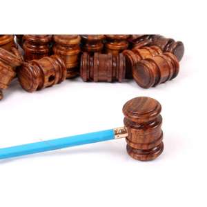 Marteau de juge en bois foncé avec rondelle de frappe et gravure personnalisée - Product Image 4