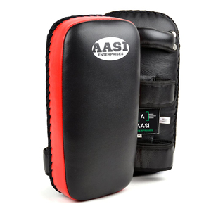 Protège-bras en cuir de vachette pour le kick-boxing, le MMA et le Muay Thai - Product Image 1