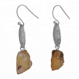 Pendientes de piedras preciosas crudas de plata de ley en bruto citrino sin cortar, Pendientes colgantes de moda chapados en plata para mujeres, proveedor Casa De Plata - Product Image 2