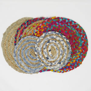 แผ่นรองจานทรงกลมแบบขายส่งจากอินเดียสำหรับโต๊ะอาหาร แผ่นรองจานหวายคุณภาพสูงแบบสั่งทำพิเศษ แผ่นรองจานปอกระเจาทำมือ - Product Image 4