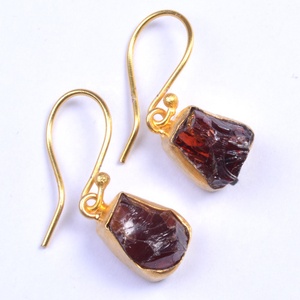 ขายส่งต่างหูทองเหลือง Vermeil สีทองพลอยโกเมนแบบธรรมชาติเครื่องประดับลดลงทันสมัยต่างหูพลอยโกเมนดิบ - Product Image 4