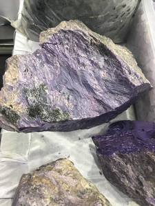 Natürliche Raue Chaorite Größe AAAA Grade Großhandel Raue Chaorite Edelsteine