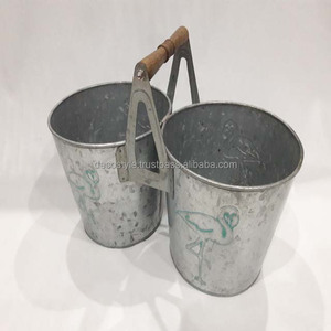 Bandeja rectangular galvanizada con asa de madera - Product Image 4