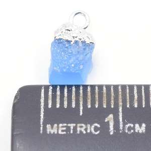 Pendentif plaqué argent Druzy bleu résultats de pierres précieuses de forme brute avec caution pour la fabrication de bijoux - Product Image 3