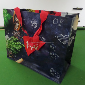 ถุงช้อปปิ้งผ้า PP พร้อมหูหิ้วแบบสายรัด PP โครงสร้างแบบท่อ ขนาด 40x34x20 ซม. ใช้งานสะดวกและดีไซน์สวยงาม - Product Image 1