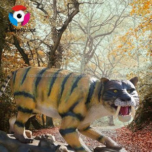 Tigre <span class=keywords><strong>de</strong></span> <span class=keywords><strong>dientes</strong></span> <span class=keywords><strong>de</strong></span> <span class=keywords><strong>sable</strong></span> electromecánicos realistas <span class=keywords><strong>de</strong></span> tamaño original al aire libre - Product Image 1