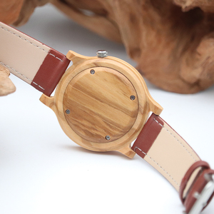 <span class=keywords><strong>Orologio</strong></span> <span class=keywords><strong>da</strong></span> <span class=keywords><strong>polso</strong></span> <span class=keywords><strong>in</strong></span> <span class=keywords><strong>legno</strong></span> di bambù con cinturino <span class=keywords><strong>in</strong></span> pelle <span class=keywords><strong>orologio</strong></span> con logo personalizzato Miyota 2035 orologi al quarzo - Product Image 5