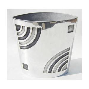 Vase à fleurs moderne en aluminium Art déco avec logo personnalisé gris clair H-27CM décoration de table pour la maison et le mariage nouveauté accessoire - Product Image 2