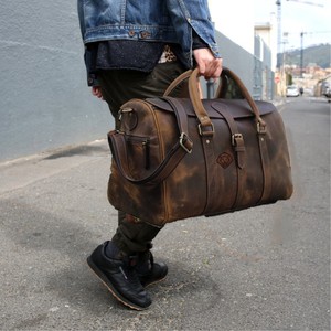 Sac de voyage en cuir véritable de qualité supérieure, sac de week-end pour voyages d'affaires, sport et gym, bagage à main disponible à la vente - Product Image 2