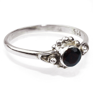 Anillos de plata de ley 925 con forma redonda de granate rojo, joyería hecha a mano - Product Image 1