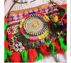 Bolso de Mano Bohemio de Lujo Hecho a Mano en India con Bordado Vintage y Borlas, Bolso de Hombro de Algodón Banjara para Mujer, Personalizado para la Noche o Compras - Product Image 2