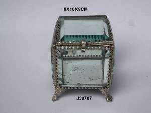 Boîte en verre et laiton de haute qualité avec raccords en laiton finition nickel verre dans une boîte plane et carrée avec pieds boîte à bijoux - Product Image 4