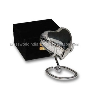 Suministros funerarios de la India, urna de recuerdo de cremación de corazón y huella de Brassworld - Product Image 6