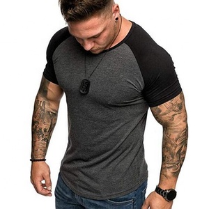 T-shirt de sport en polyester pour homme, coupe près du corps, surdimensionné - Product Image 2