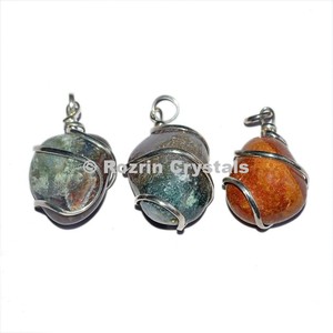 Pendentif à trois pierres en cristal et strass, style bohème, unisexe - Product Image 1