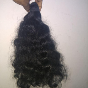 Qualité supérieure d'extension de cheveux humains bouclés naturels de qualité 12A. Tissage de cheveux bruts indiens à cuticules alignées d'Inde - Product Image 1