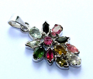 Pendentif en pierre taillée en tourmaline naturelle en argent sterling 925 Bijoux religieux chrétiens avec réglage de lunette pour les mariages - Product Image 2