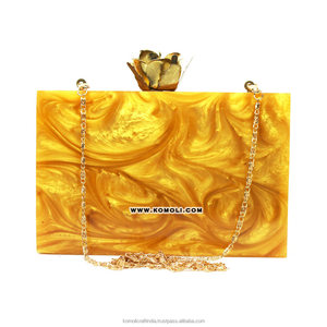 Pochette carrée en résine acrylique faite à la main avec paillettes blanches et bouton fleur - Product Image 6