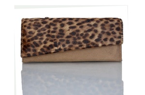 Cartera de mano de cuero genuino tallada antirrobo para mujer, cierre de cremallera, solapa con estampado Animal, bolso del fabricante, exportado a la India - Product Image 2