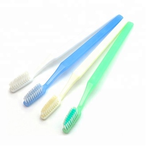 Brosse à dents jetable pour adultes, à poils doux pré-collés, manche en PP, pour usage domestique # 80139 - Product Image 1