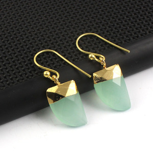 Aqua Calcedonia Cuerno Forma Galvanoplastia Pendiente Chapado en oro Curación Cristal natural Stud Pendiente joyería - Product Image 2