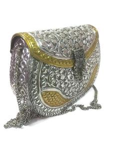 Pochette ethnique indienne en métal fait à la main, sac à main, boîte métallique - Product Image 3